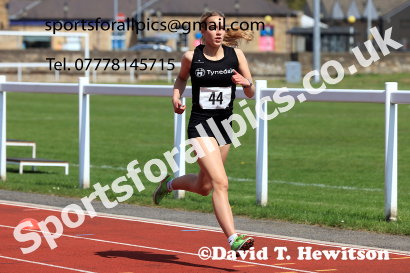 1500 metres, 2026 Elswick Harriers Event, Wentworth, Hexham. Photo: David T. Hewitson/Sports for All Pics
